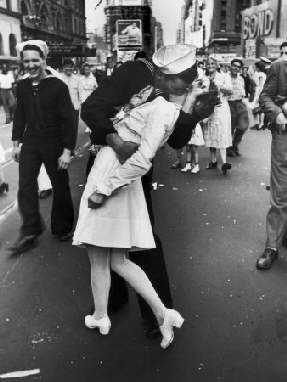 Alfred Eisenstaedt, American-Jewish photographer: Kissing the War Goodbye, Times Square, May 8th, 1945